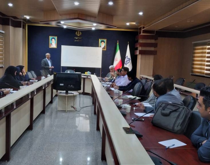 سلسله جلسات آموزشی آشنایی با قوانین تامین اجتماعی برای کادر امور اداری و تحول اداری دانشگاه برگزار شد