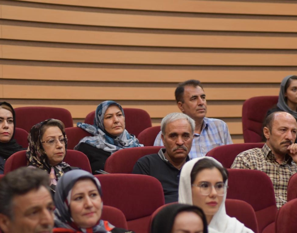 مراسم گرامیداشت روز خانواده و تجلیل و تکریم از بازنشستگان دانشگاه ارومیه برگزار شد
