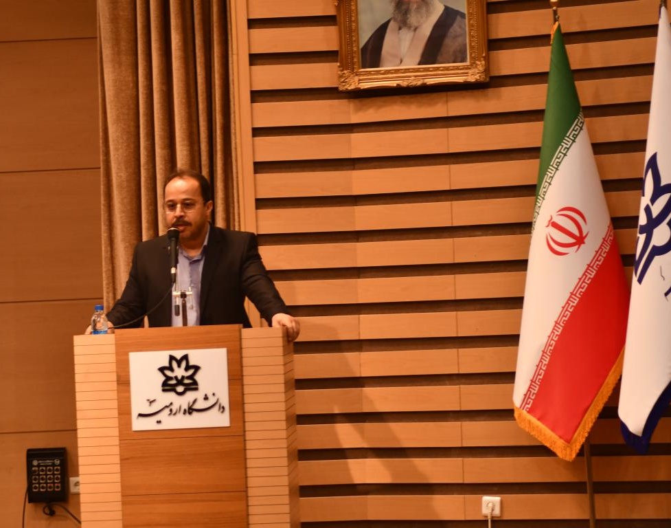 مراسم گرامیداشت روز خانواده و تجلیل و تکریم از بازنشستگان دانشگاه ارومیه برگزار شد