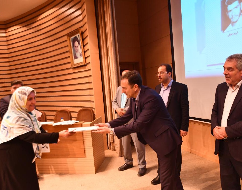 مراسم گرامیداشت روز خانواده و تجلیل و تکریم از بازنشستگان دانشگاه ارومیه برگزار شد
