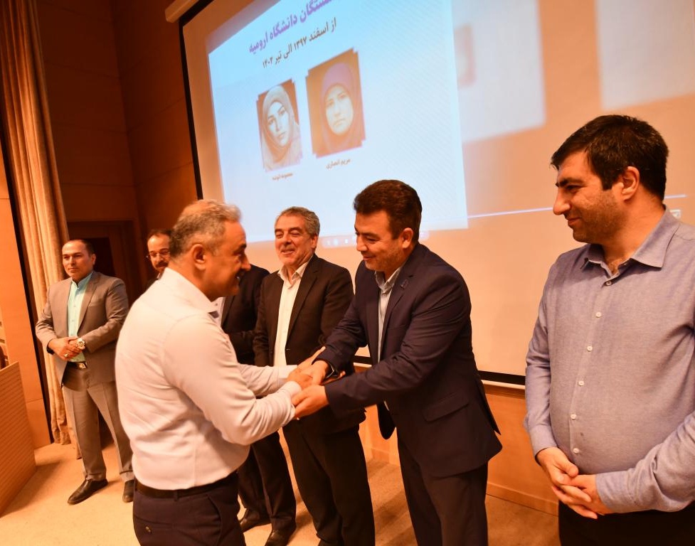 مراسم گرامیداشت روز خانواده و تجلیل و تکریم از بازنشستگان دانشگاه ارومیه برگزار شد